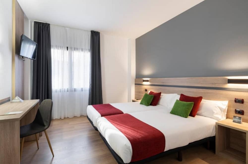 Hotel Alda Malvasía Haro desde 43€ noche Hotel Alda Malvasía Haro desde 43€ noche