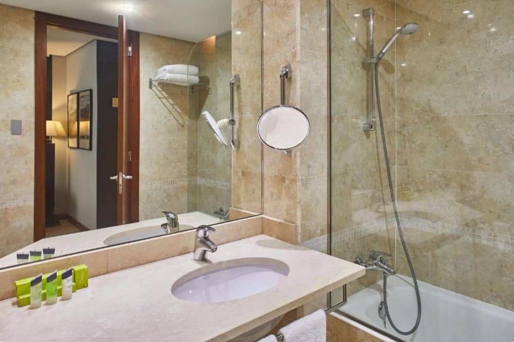 Hotel Silken Coliseum Santander fotos aseos Hotel Silken Coliseum Santander fotos aseos