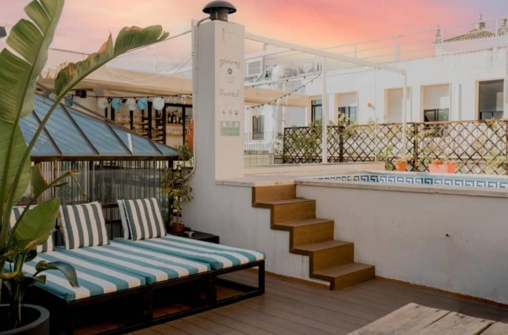 Oasis Backpackers´Hostel Sevilla - buviba JOY Setas Coworking Sevilla Hostel noche desde 16 euros
