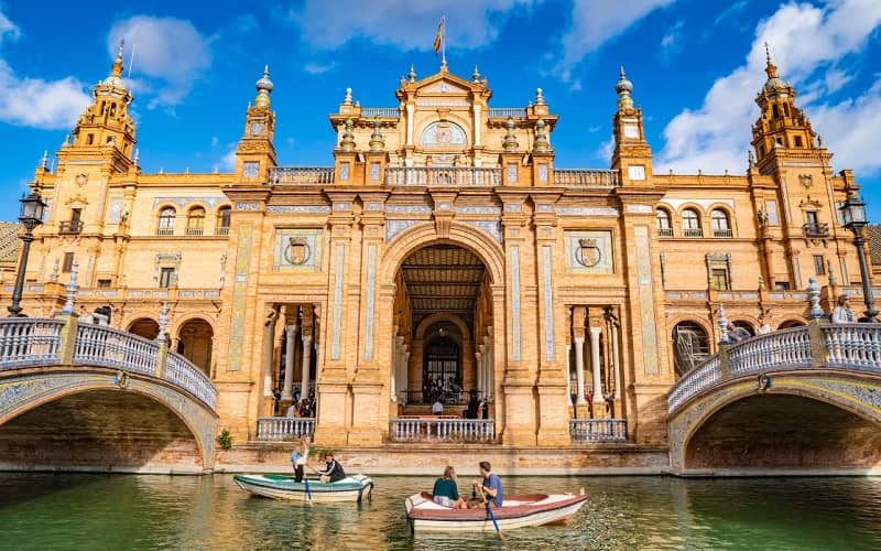 Sevilla abril tren más hotel 2 días desde Madrid